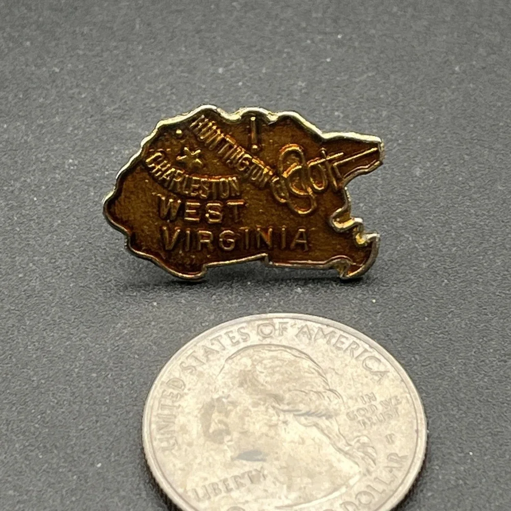 West Virginia Charleston State‎ Outline United States Of America Lapel Hat Pin